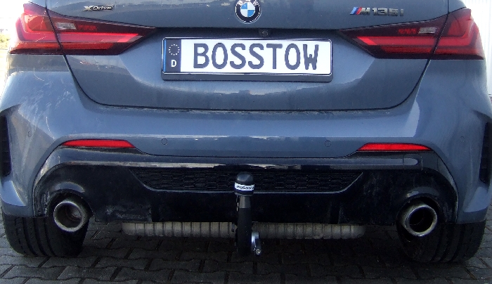Anhängerkupplung für BMW 1er F40, spez. M135i, nicht für Fzg. mit sensorgest. Heckklappe, nur für Heckträgerbetrieb 2019-2024 Ausf.: V-abnehmbar
